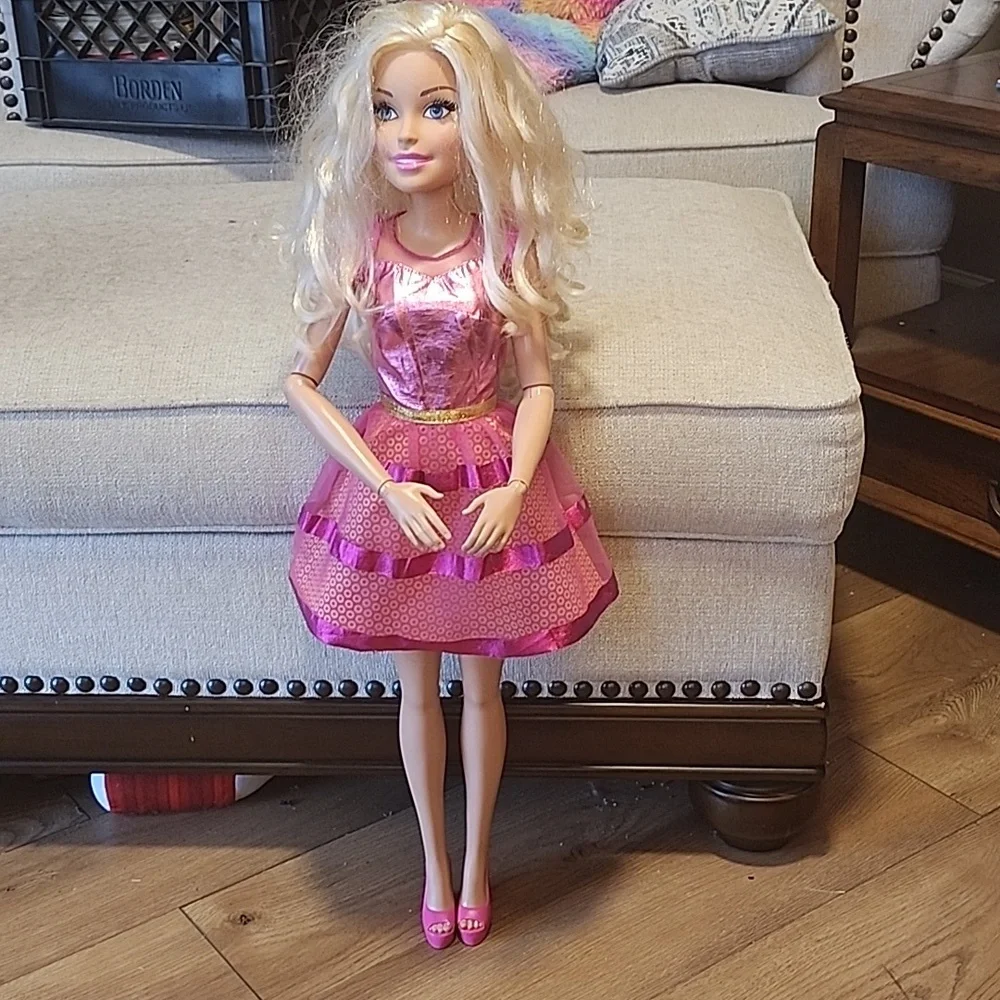 2011 Mattel 28 inch Barbie My Best Friend